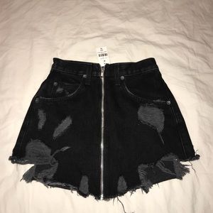 BRAND NEW CARMAR DENIM FRONT ZIP SKIRT (black)